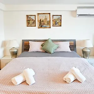 Appartement Brevnov, Praag
